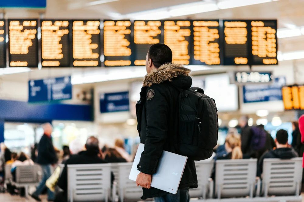 Do flights get cheaper last minute?