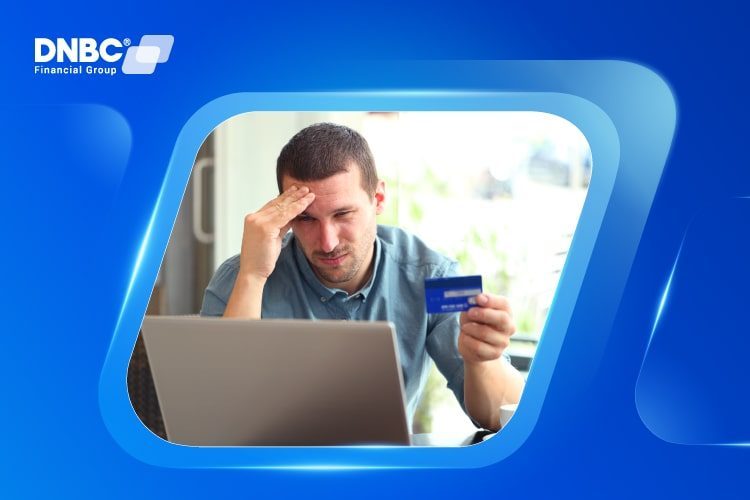 Visual guide showing how to avoid hidden fees in credit card use by selecting the right card, avoiding DCC, and checking terms