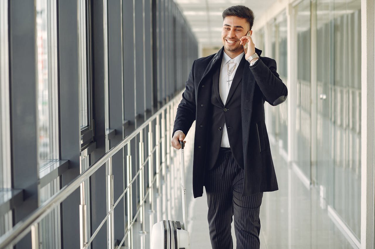 Guide explaining what a flexible airline ticket is for business travelers