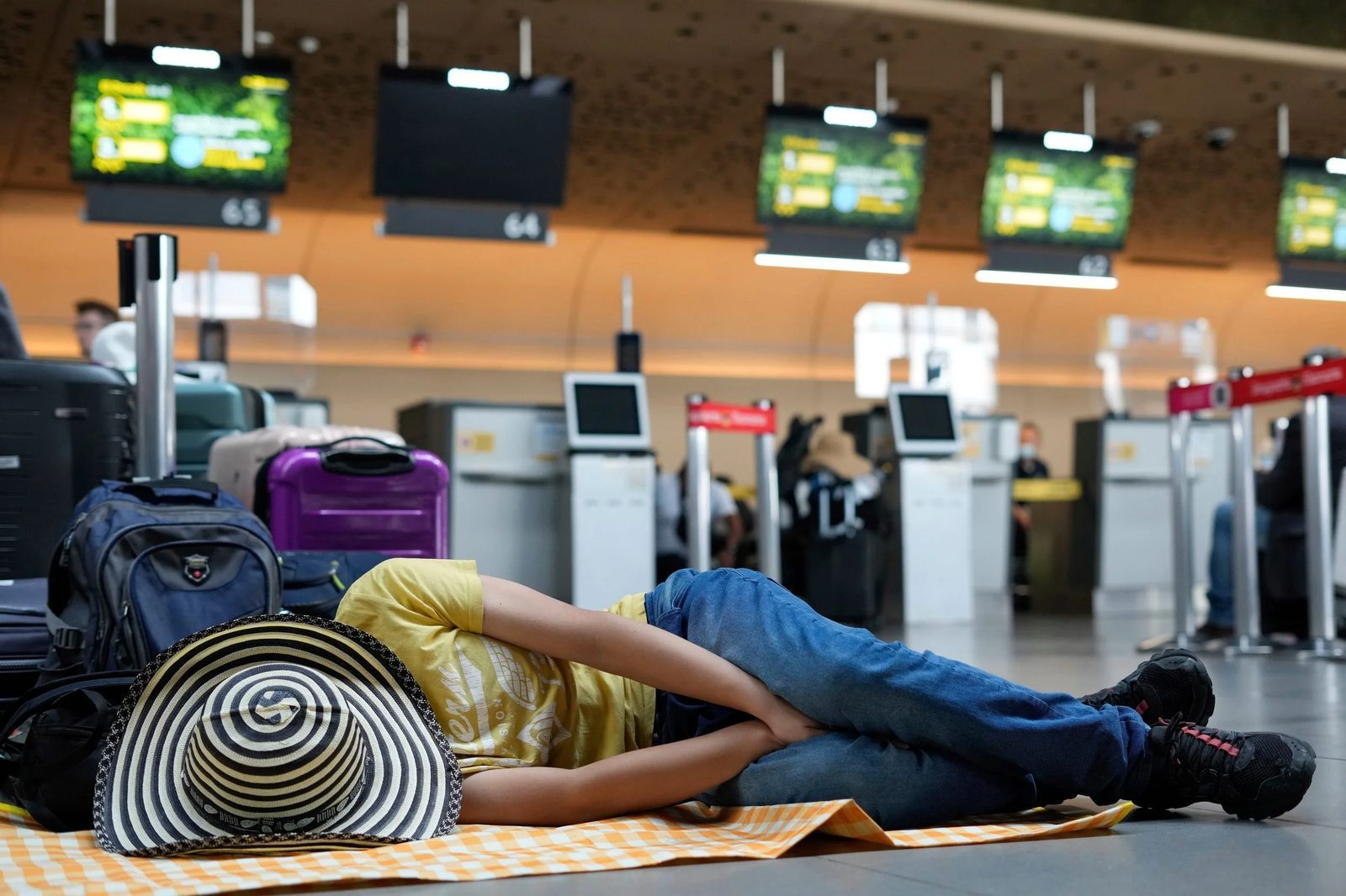 How to Turn a Long Airport Stopover into a Mini Break