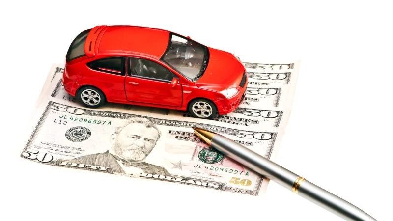 Avoid Car Rental Price Traps: Weekend Surges & Airports