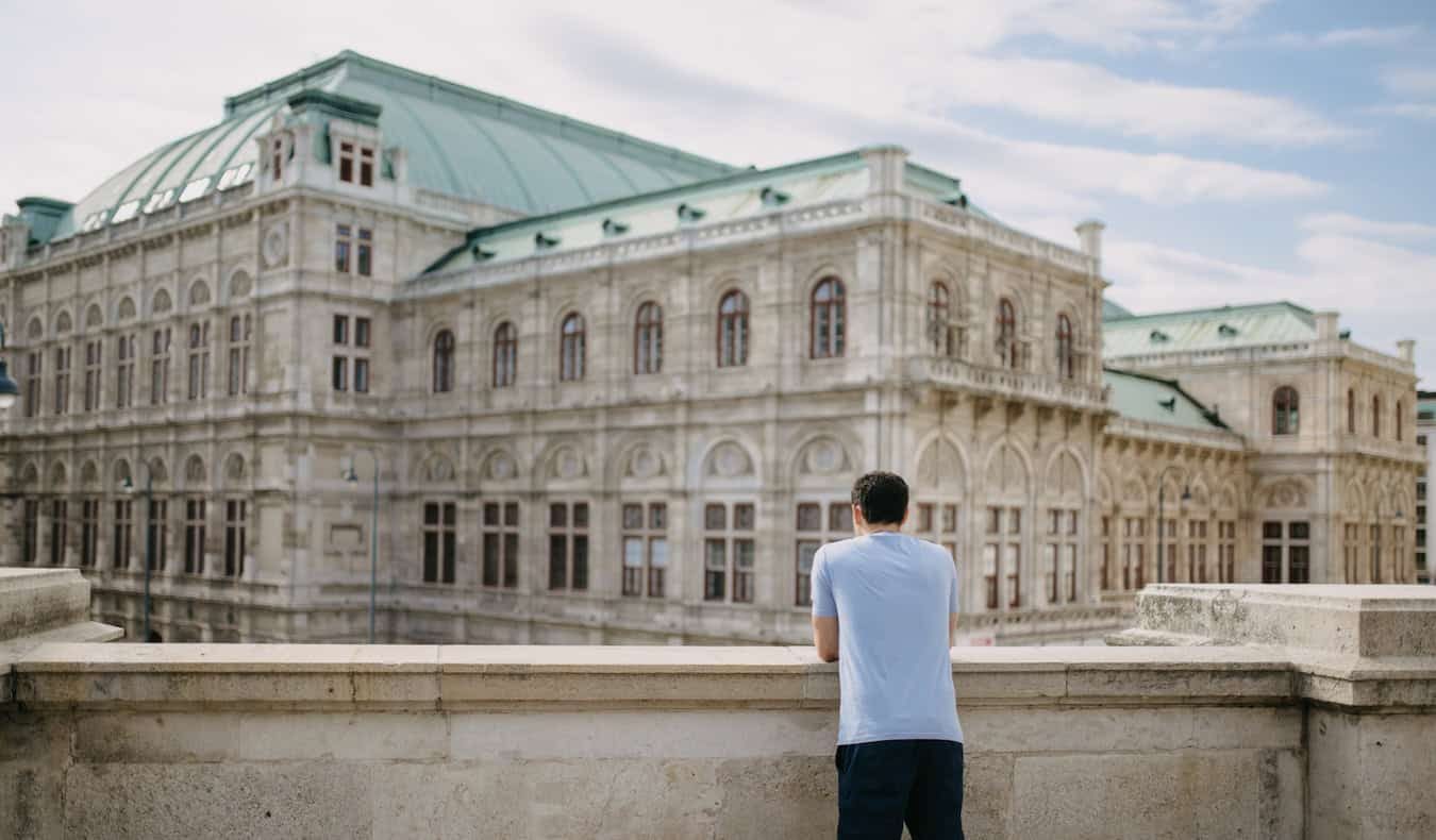 Nomadic traveler posing in a sunny European city