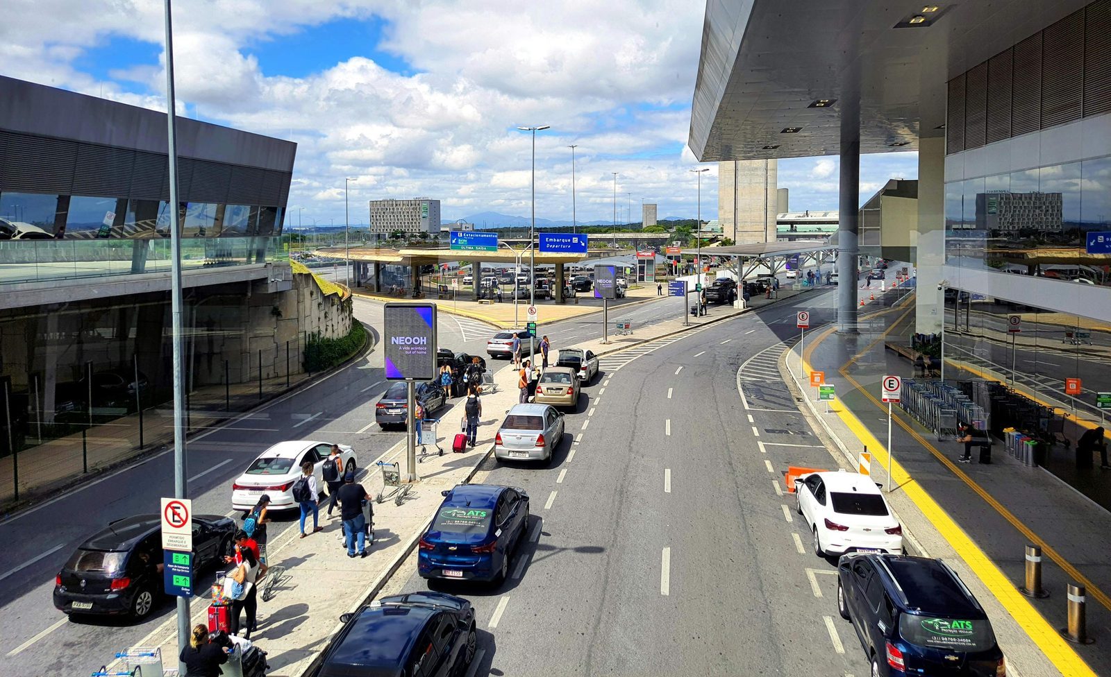 Airport transfer costs: taxi, Uber or shuttle?