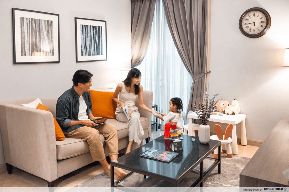 Money-saving tips for group travel accommodations, highlighting shared spaces and cost splitting.