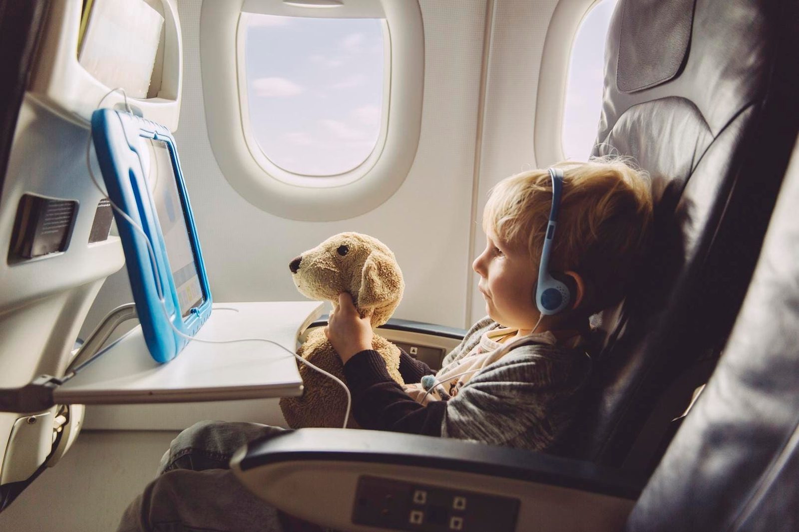 Family flight costs and airline fees with kids