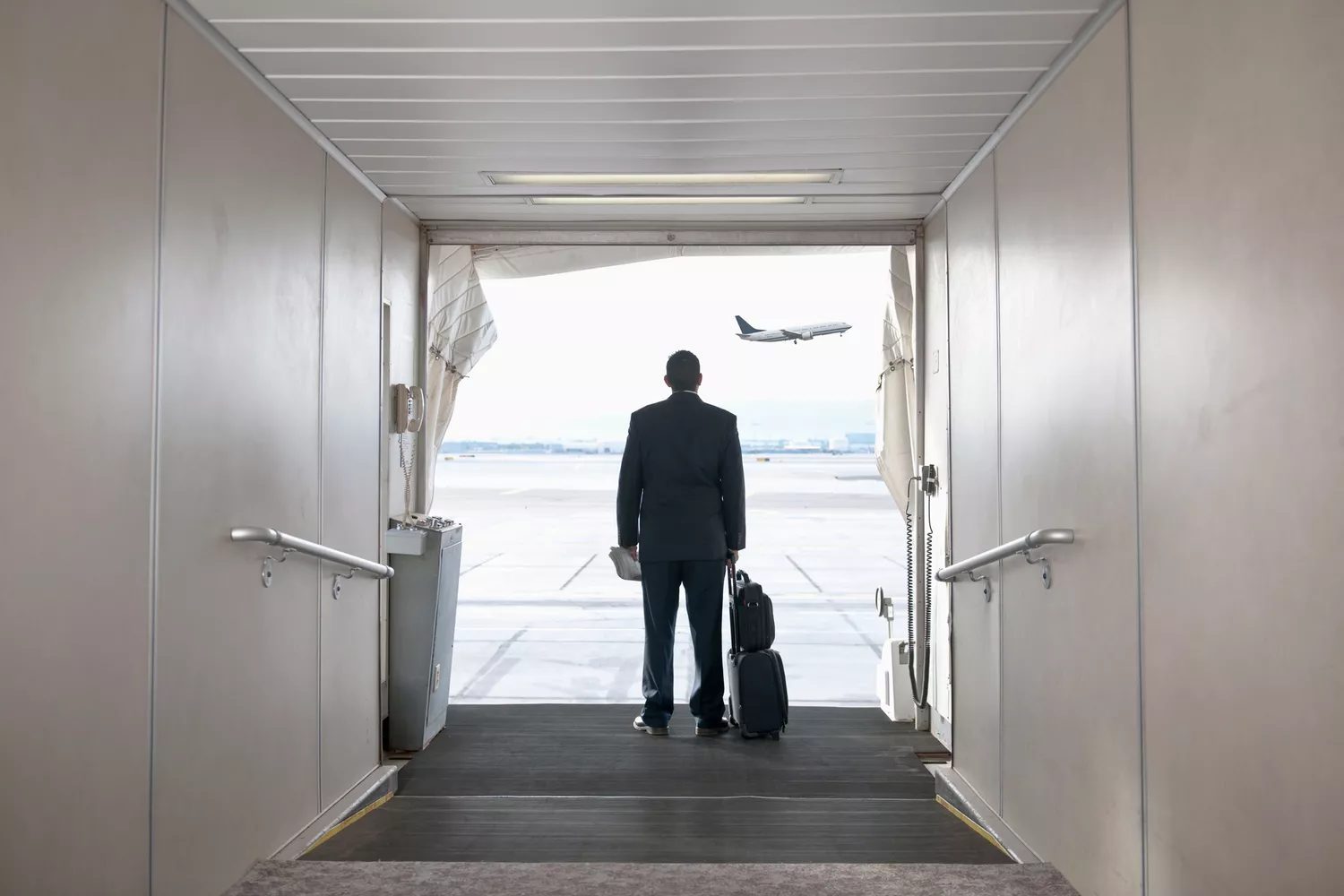 The Real Cost of Tight Layovers and Missed Flights
