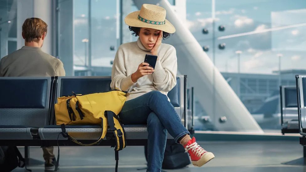 Hidden Costs of Tight Layovers and Missed Connections
